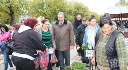 кандидатът кмет община видин герб огнян ценков разговаря търговци купувачи видинския пазар