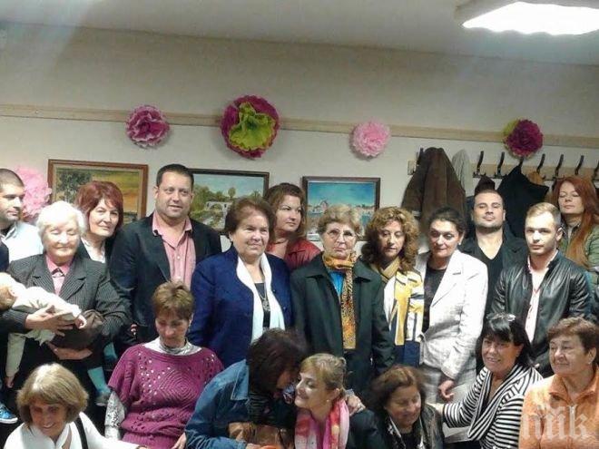 Кандидатът за кмет на ГЕРБ за район Приморски Петя Проданова присъства на церемония по връчване на сертификати на жени в риск