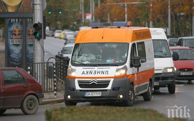 Пиян мъж катастофира в ограда в пловдивско село