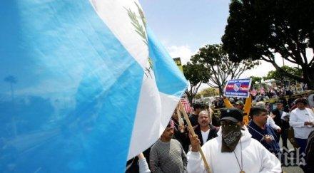 тотален екшън освирепяла тълпа линчува изгори жив кмет