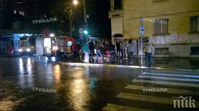 Блъснаха златар на кръстовище във Враца (снимки)