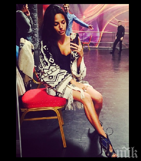 Баровка! Жената на Джизъса се фука със 120 чифта обувки