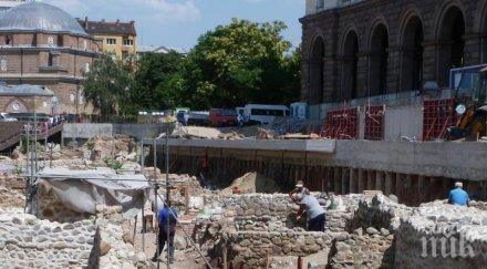 спират временно реставрацията ларгото