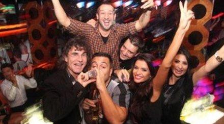 парти зори коцето вдигна убийствен купон раждането сина покани редица звезди снимки