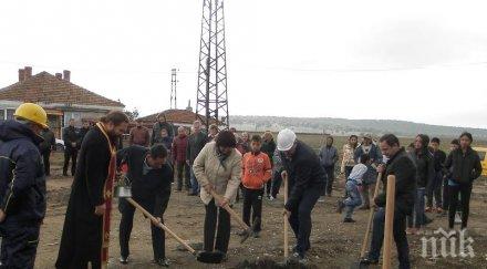 кметът поморие мандат 2011 2015 направи първата копка нова детска градина гълъбец