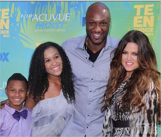 Кардашиян съкрушена! Бившият й се бори за живота си