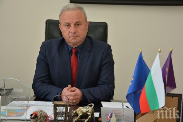 Кандидатът на БСП за кмет в Ловеч злупотребява със служебното си положение