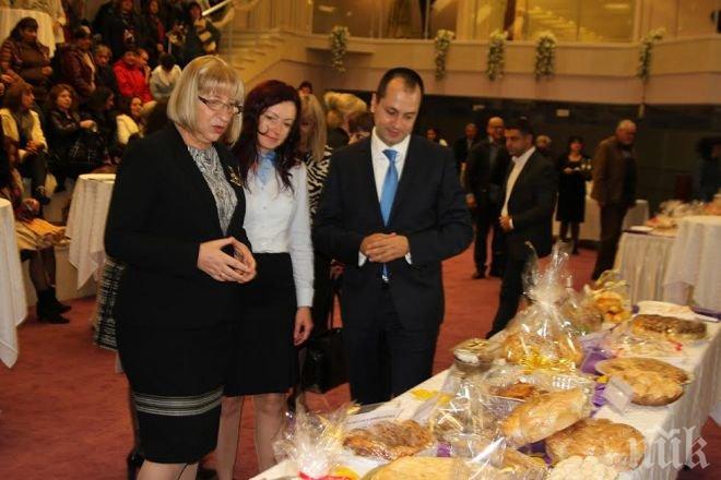 Цецка Цачева подкрепи Калин Каменов