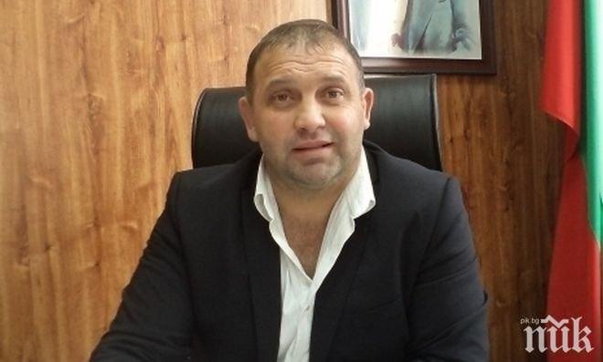 Членове на ДПС подкрепиха кандидата за кмет на Исперих Бейсим Басри 