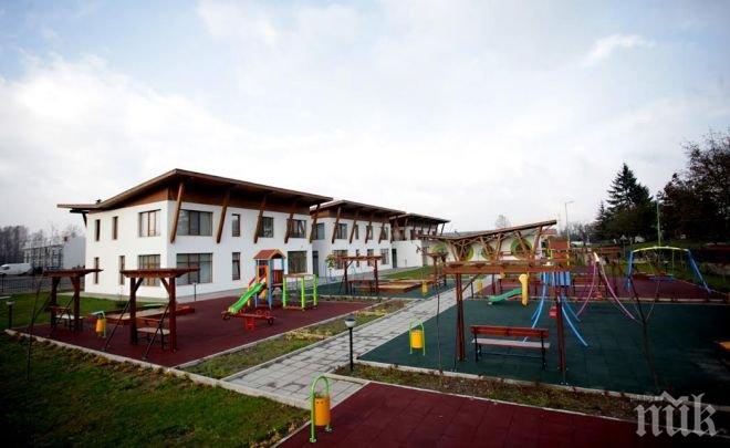 Фандъкова: Реновирането на училищните дворове и физкултурни салони са новите ни приоритети в сферата на образованието