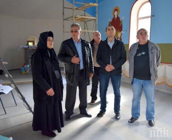 Кандидатът за кмет на район „Витоша“ инж. Валери Йорданов лично провери как се ремонтира храм, пострадал от Пернишкото земетресение
