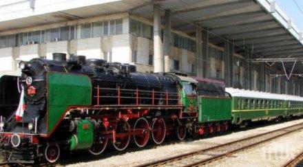 ретровлак парен локомотив тръгва банкя