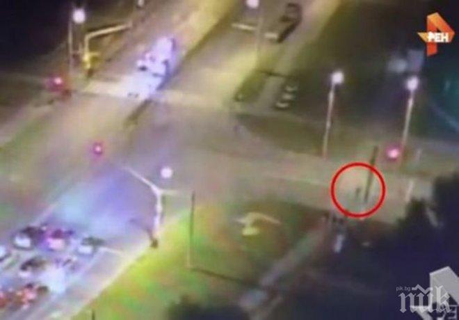 Бясно караща кола помете и уби на място 23-годишно момиче (видео 18+)
