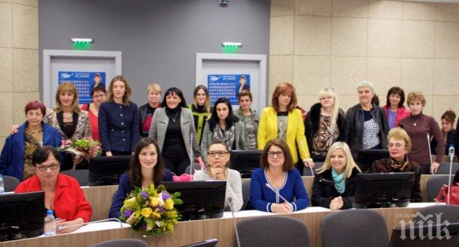 Мария Габриел: Фандъкова е пример за градивната сила на жените в местната власт
