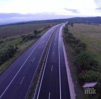 Временно е затруднено движението по пътя София - Варна