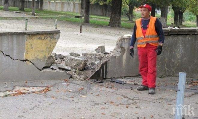 Камион се заби в училище в Стара Загора
