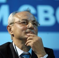 Доган се успокоил след атаката с чаша уиски