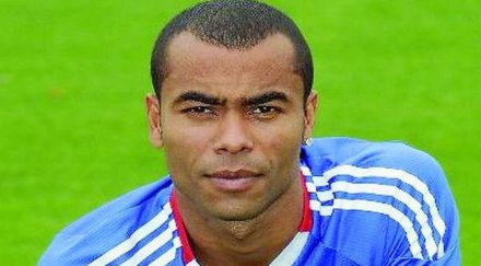 ашли кол подписва нов договор челси