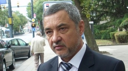 шефът скат напишете съм поръчал доган