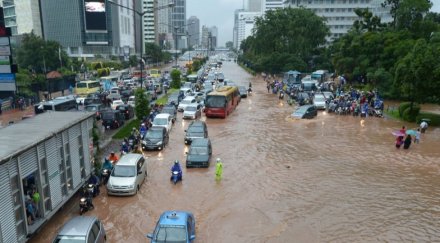 жертви наводнение джакарта