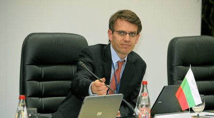 атентатът беше шоу доган щеше получи торта лицето