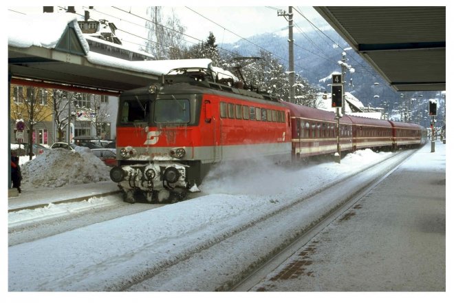 Два влака с челен удар в Австрия