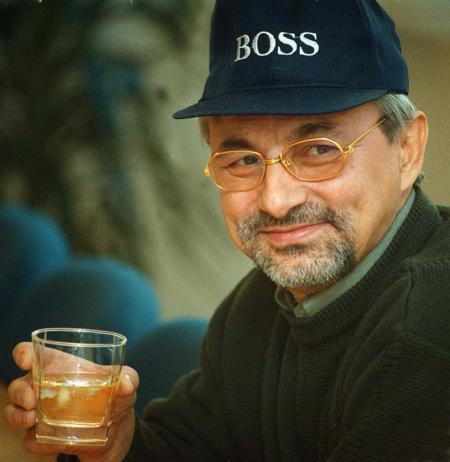 Близки на Доган нападнаха с кол екип на Би Ти Ви