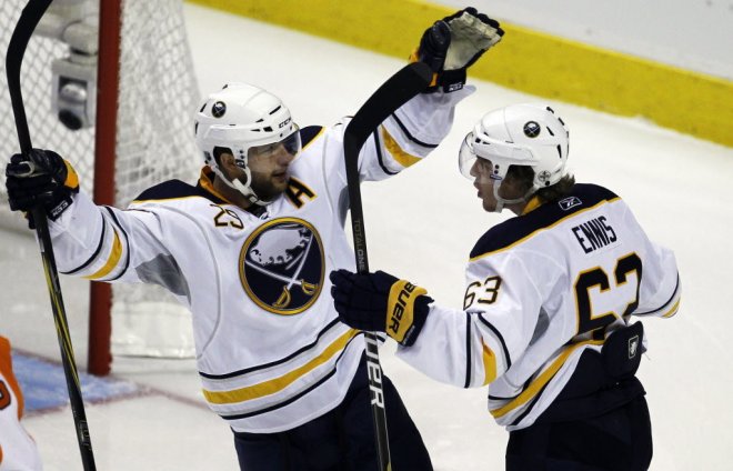 Бъфало отнесе Филаделфия на старта в НХЛ