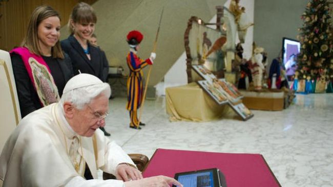 Папата написа първото си послание на латински в Туитър