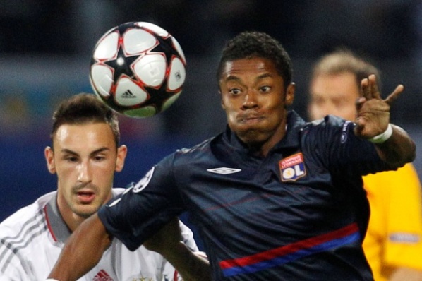 Мичел Бастос пристана на Шалке 04 срещу 7 млн. евро