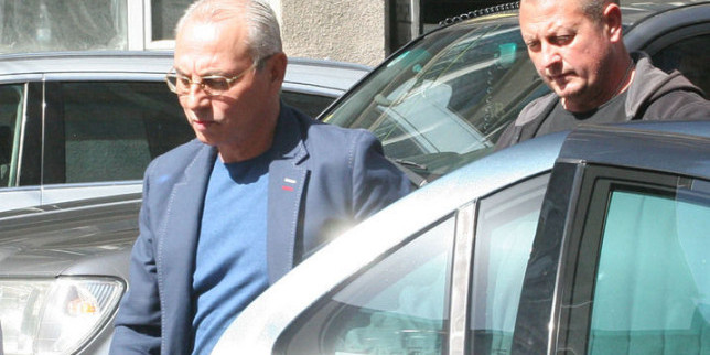 Кирил Радев, шеф на фирмата, охранявала мястото на атаката: Без коментар! 