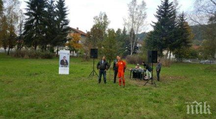 шоу кандидатът кмет пасарел иван иванов изигра футболен мач