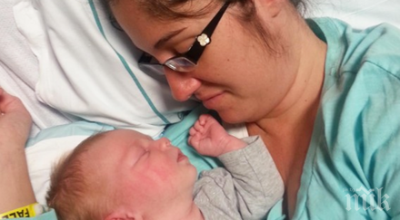 годишна майка умира раждането дъщеричката случва нещо наистина невероятно