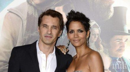 служител летище съди оливие мартинес холи бери млн долара