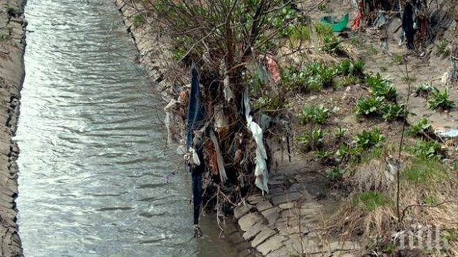 Дебнат за незаконни сметища край реките във Варненско
