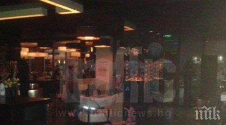 почерпен татко вилня нощен клуб погледа годишната дъщеря