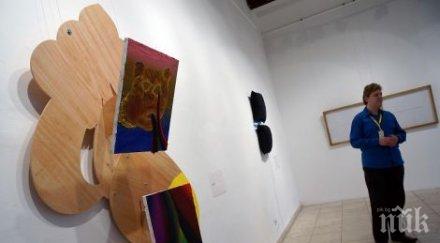 галерия сезони представя сън лятна нощ петринел гочев