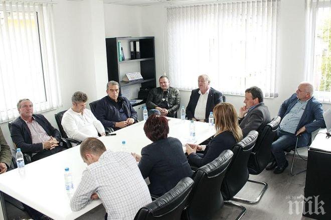 Кандидатът на ГЕРБ за кмет на Перник д-р Вяра Церовска се срещна с представители на КРИБ-Перник