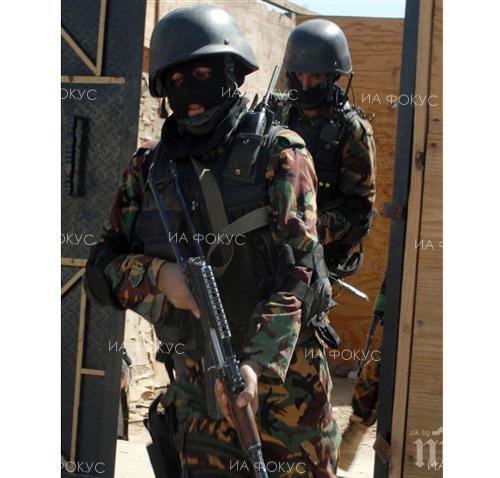 Един израелски военнослужещ е ранен при нападение с нож на Западния бряг