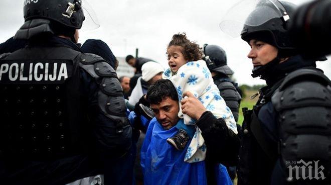 Положението на границата между Словения и Хърватия е извън контрол, 20 полицаи срещу хиляди