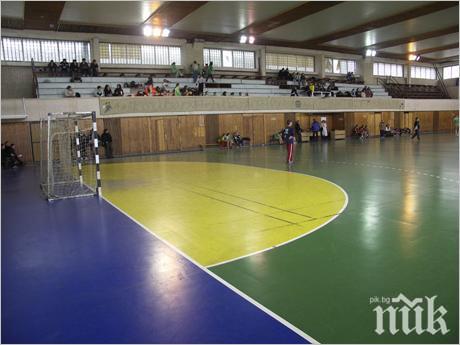 Националният отбор по хандбал със загуба на старта на “Чалъндж Трофи” 