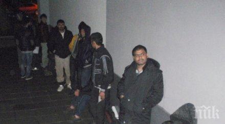 удар стара загора закопчаха мигранти българин превозвал