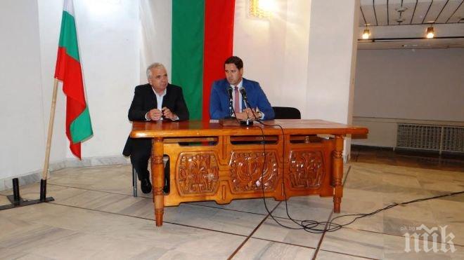 Кандидатът на ГЕРБ за кмет на Гоце Делчев Георги Андонов се срещна с учители: Имате право на достойно възнаграждение за труда си