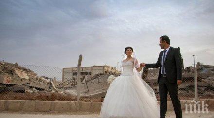 дръзко двойка венча сред развалините опустошения ислямска държава кобани снимки