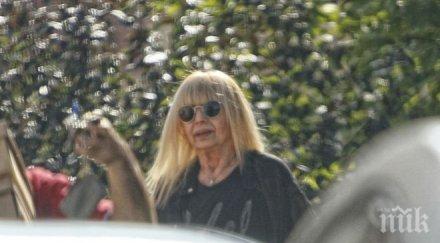 пик ретро лили куфара канада звездата гласува заминава турне