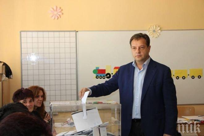 Даниел Панов: Гласувах, за да продължим по пътя на просперитета