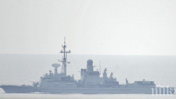 Адмирал от САЩ: Корабите за мигрантите да следят и руското военно присъствие 