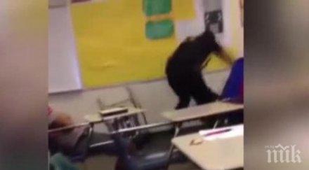 полицай изхвърли ученичка клас видео
