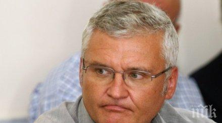 минчо спасов конституцията променя заради сидеров