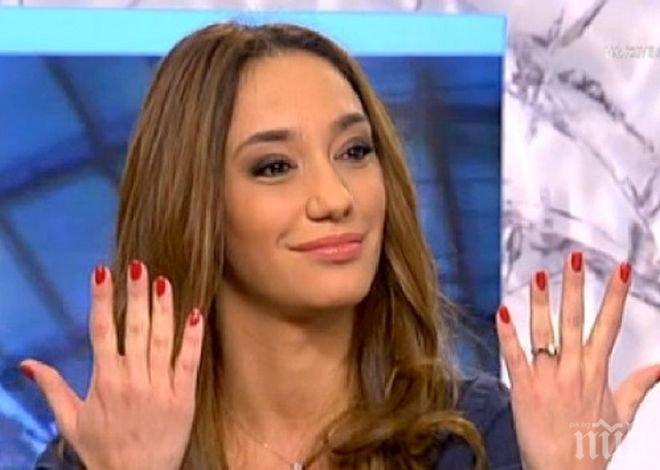 Двоен ужас! Поп наругал Мария Илиева на опелото на баща ѝ